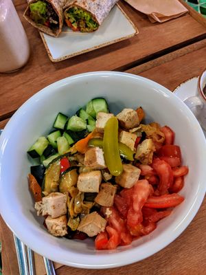 Earth Bowl (this cleansed my hangover!) at Juicy in Lisbon