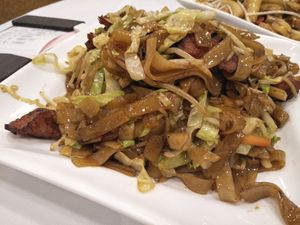 Stir-fried flat noodles with cartilage  at Three Virtues 三德食品 - North Point in Hong Kong Island