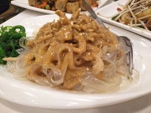 Vermicelli in peanut sauce at Three Virtues 三德食品 - North Point in Hong Kong Island