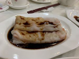 Vegetarian minced beef and noki  mushroom rice sheet rolls at Three Virtues 三德食品 - Jordan in Kowloon
