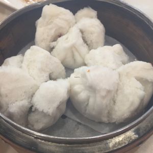 steamed mushroom and veg chicken bun at Three Virtues 三德食品 - Jordan in Kowloon