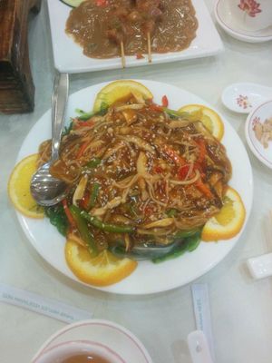 Enoki and mushroom vermicelli at Three Virtues 三德食品 - Jordan in Kowloon