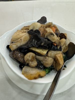 Luohanzhai with tofu  at Three Virtues 三德食品 - Jordan in Kowloon