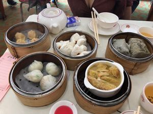 Soup dumpblings, char siu buns, tofu skin wraps, prawn dumplings & 'chicken' wrapped in lotus leaves at Three Virtues 三德食品 - Jordan in Kowloon