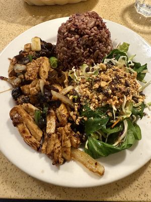 First time dining here and couldn’t be more happy!  I ordered the spicy lemongrass chicken, multigrain rice and the side salad.  I will definitely be back again!  at The Sun Vegan in Fountain Valley