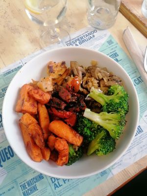 Heura bowl at Biocenter - Pintor Fortuny in Barcelona