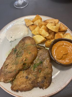 Homemade seitan with Chimichurri sauce and potatoes (also with Mayo)  at Biocenter - Pintor Fortuny in Barcelona
