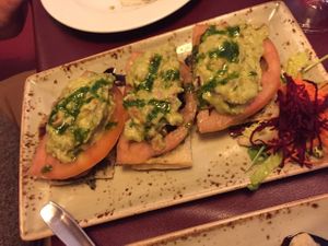 bruschetta with tomatoes, guacamole and pesto at Biocenter - Pintor Fortuny in Barcelona