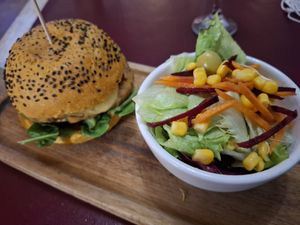 Vegan burger at Biocenter - Pintor Fortuny in Barcelona