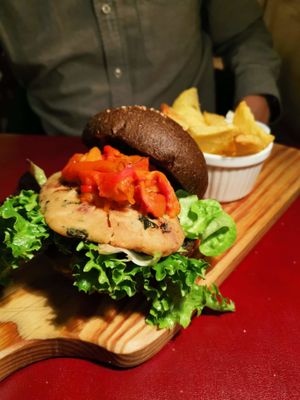 Bean burger with potatoes at Biocenter - Pintor Fortuny in Barcelona