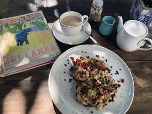 Banana peanut butter bread, masala tea with plant milk at Nomad Café | Boutique in Weligama