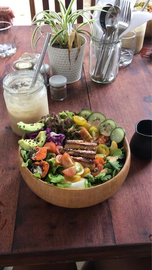 Tofu poke bowl at Nomad Café | Boutique in Weligama
