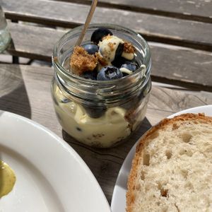 Vegan dessert: carrot cake, vanilla sauce, blueberries at Havikkiruokaravintola Loop in Helsinki