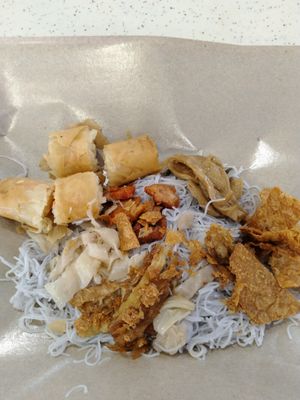 Standard $3 + popiah $1 at Din Shan Vegetarian 鼎膳素 in Central Singapore