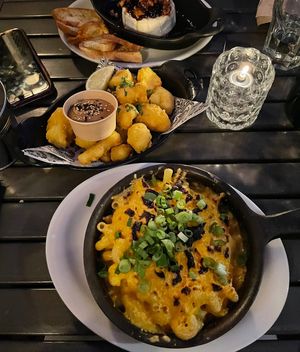   at L'Gros Luxe - Duluth in Montreal