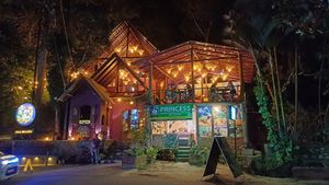  at Little Folly Hidden Wood Cabins  in Ambagollapathana