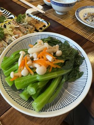 Seasonal greens w mushroomms  at LockCha 樂茶軒 - Admiralty in Hong Kong Island