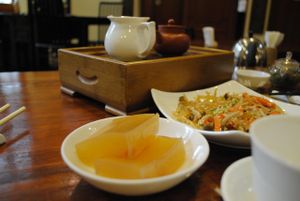 Premium Yixing Gongfu Red Tea with Seaweed salad and dessert. at LockCha 樂茶軒 - Admiralty in Hong Kong Island