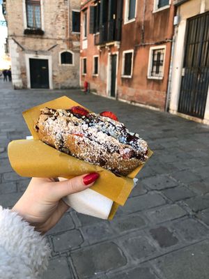 Lots of vegan options clearly labelled on the menu! A must go - it’s a little out of the way but makes a beautiful walk and worth the amazing crepes  at Cocaeta in Venice