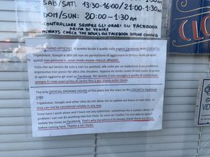 Notice about hours at Cocaeta in Venice