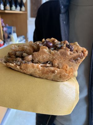 Savoury crepe with kidney beans, lentils and curry sauce - so healthy yet so good at Cocaeta in Venice