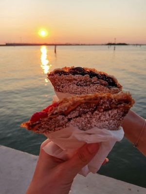 Sweet Crêpe: chocolate with banana and almond & mango cream with strawberry at Cocaeta in Venice