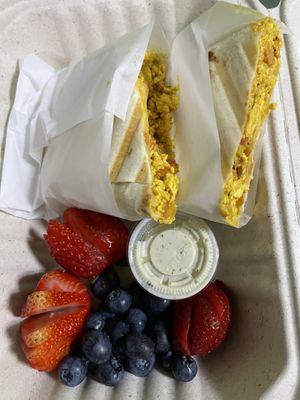 Burrito tofu - desayunos at Broco's Cafe in Gurabo