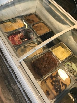 vegan gelato! (vegan caramel and vegan cinnamon doughnut) at Relish in Griffith