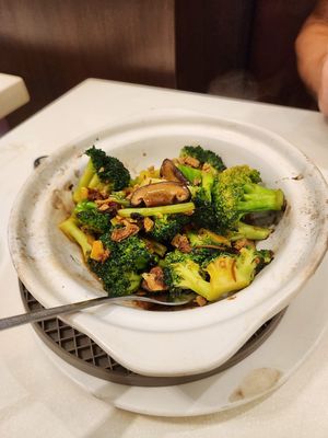  at Sino Vegetarian Restaurant 大中華素食 in Kowloon