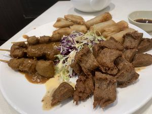 Appetiser shared plate  at Sino Vegetarian Restaurant 大中華素食 in Kowloon