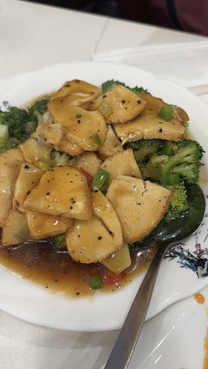   at Sino Vegetarian Restaurant 大中華素食 in Kowloon