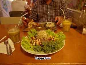 Noodle salad, mmm! at Juicy Jones - Cardenal in Barcelona