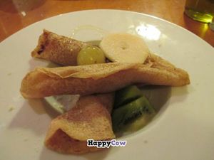 Pancakes with fruit at Juicy Jones - Cardenal in Barcelona