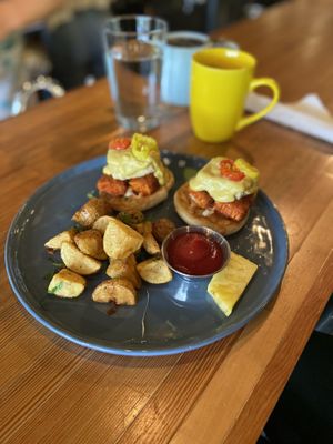 Hot chik’n Benny  at Bravocados in Tofino
