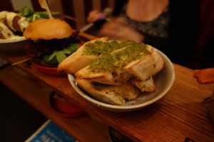 Garlic baguette bread at Pinchos in Kristianstad