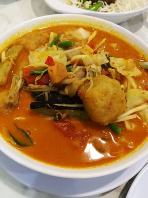 Curry noodles - requested for coconut milk instead of dairy milk at V Kitchen Restaurant in Petaling Jaya