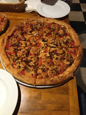 Mushroom vegan pizza  at Pizzakaya in Tokyo