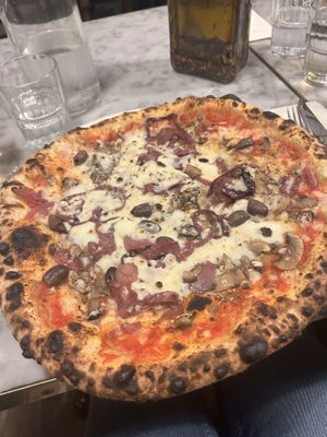 Delicious Vegan Pizza 👌🏼  at Pizza Sophia in London