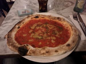 pizza marinara at Pizza Sophia in London