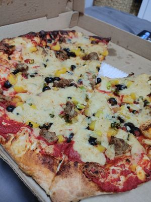 The Vegan Cowgirl without bbq sauce. Seriously SO GOOD!! at Buffalo Pizza and Ice Cream in Sacramento