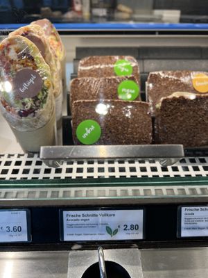 Vegan Avocado Bread  at backWERK in Cologne