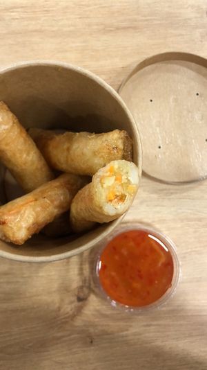 Spring rolls with spicy sauce at Wok & Roll in Celje