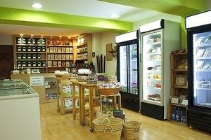 Tienda vegana en Barcelona, Vegacelona at Plant Based Market in Barcelona