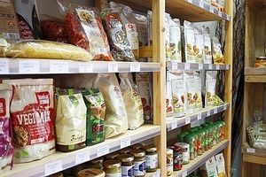 Alimentacion vegana, tienda vegana en Barcelona, Vegacelona at Plant Based Market in Barcelona