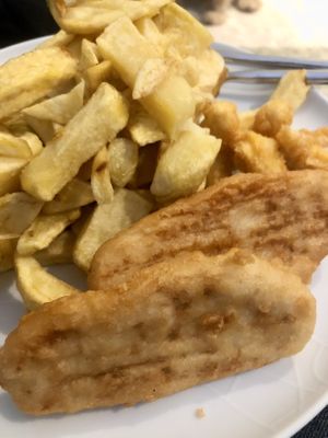 Golden Fillets - vegan “fish” with chips and vegan scampi !  at Sutton and Sons in North London