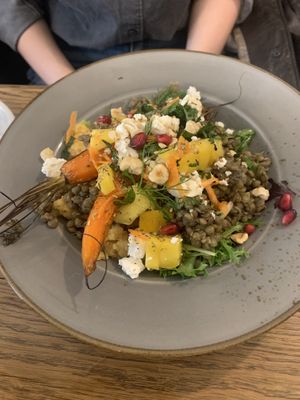 Linzen   at Numero 220 in Paris