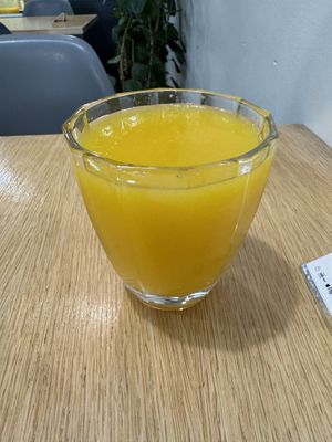 Range and passion fruit   at Raffi's Bagels - Estefania in Lisbon