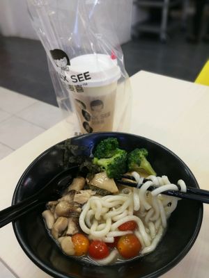 Mushroom udon & green tea with cheese milk form at Veggie House 一芳 - Toa Payoh in Central Singapore
