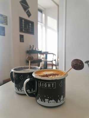 Lattes at Eight - The Health Lounge in Lisbon