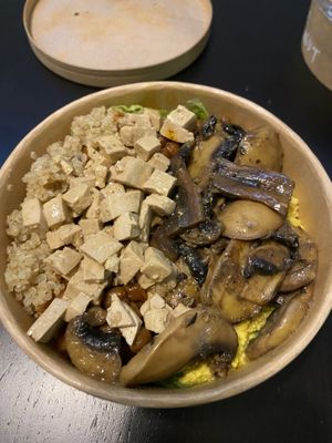 Tofu, couscous, mushrooms and basil  at Eight - The Health Lounge in Lisbon